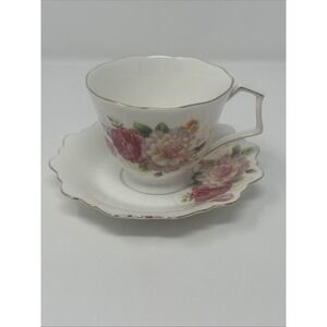 MERITAGE WHITE SCALLOPED EDGE TEACUP & SAUCER FLORAL PINK ROSE PRINT GOLD TRIM